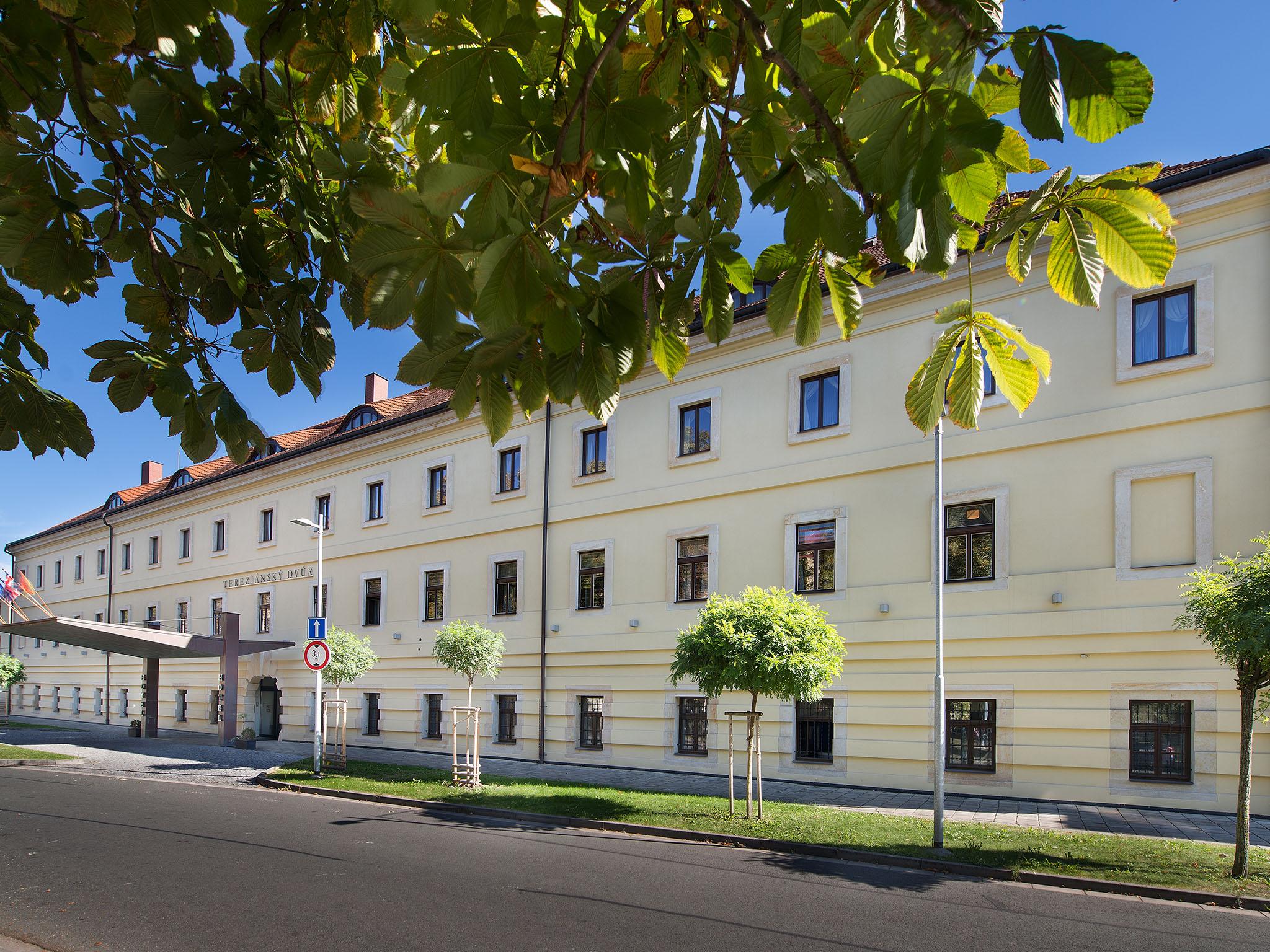 Ea Hotel Tereziansky Dvur Hradec Kralove Exterior photo