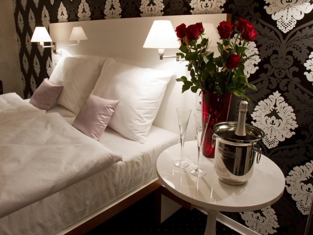Ea Hotel Tereziansky Dvur Hradec Kralove Exterior photo