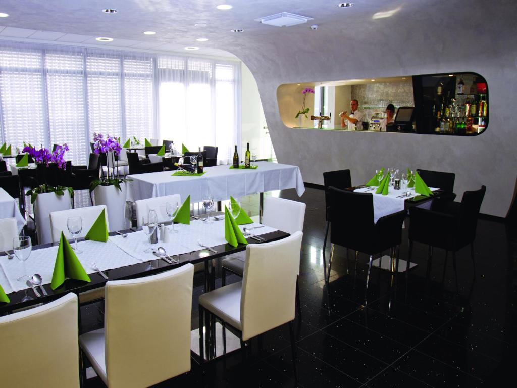 Ea Hotel Tereziansky Dvur Hradec Kralove Exterior photo
